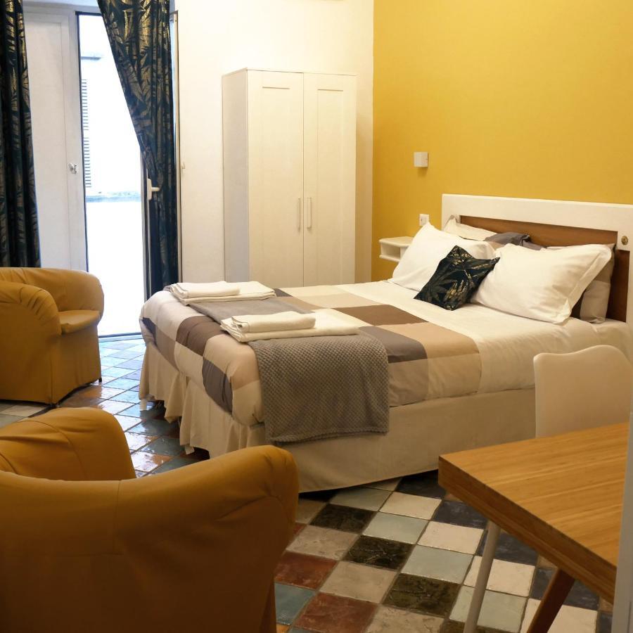 B&B Firenze32 Neapel Exterior foto